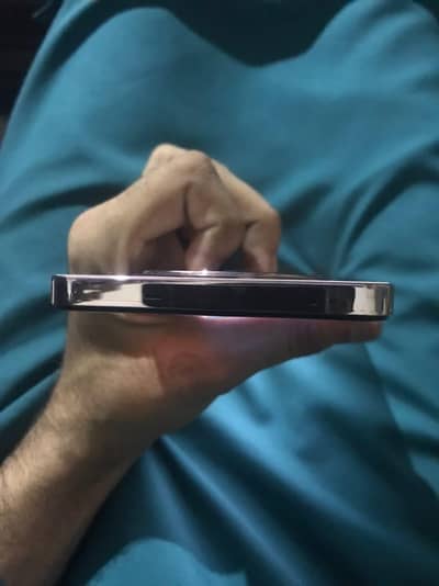 OPPO Reno12 F