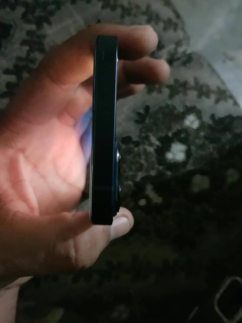 Apple iPhone 13 3