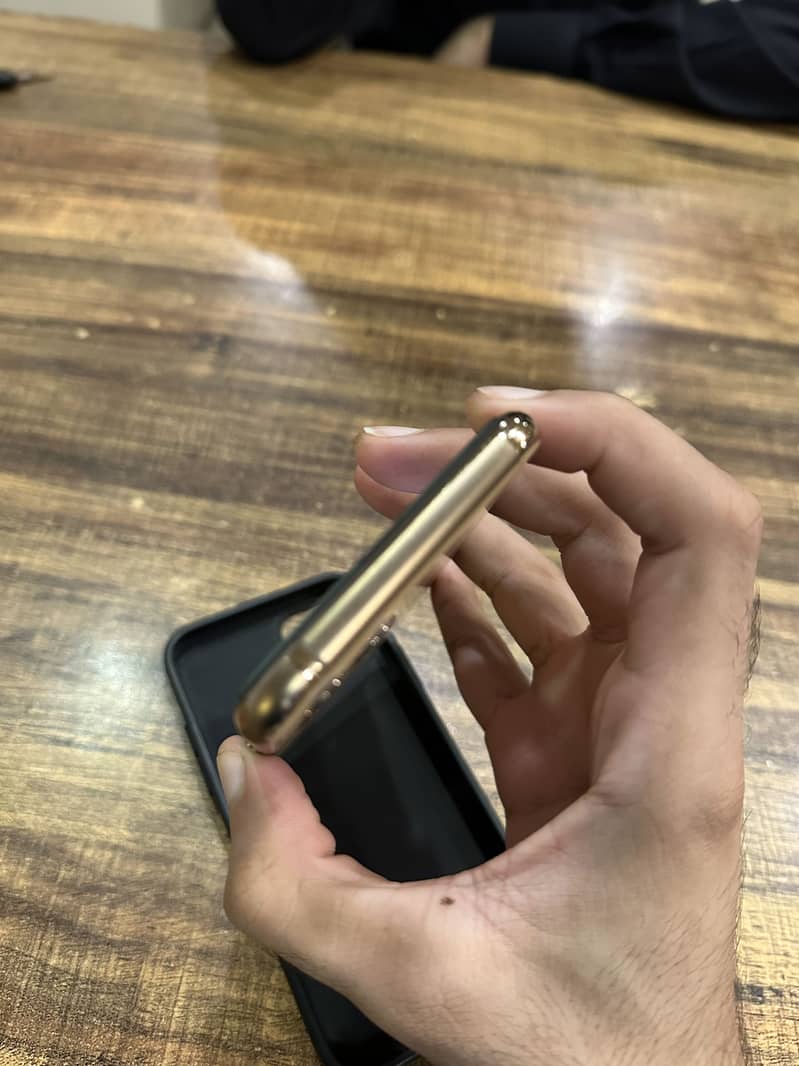 Apple iPhone 11 Pro 1