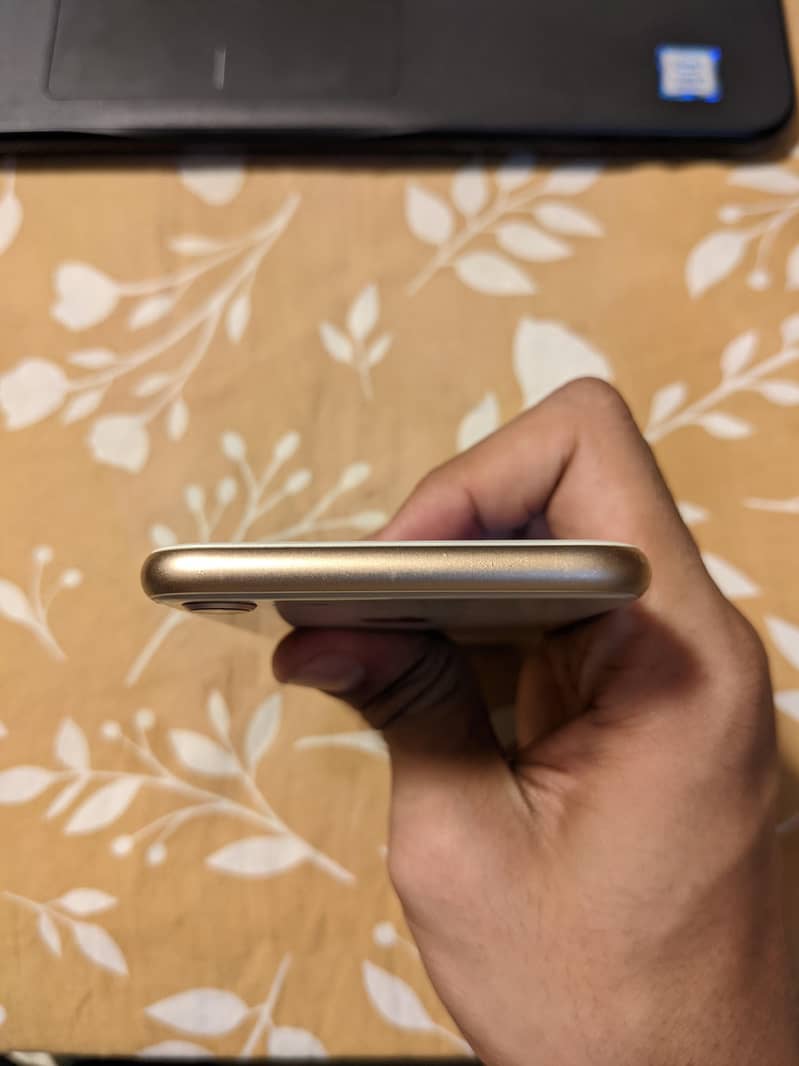 Apple iPhone 8 7