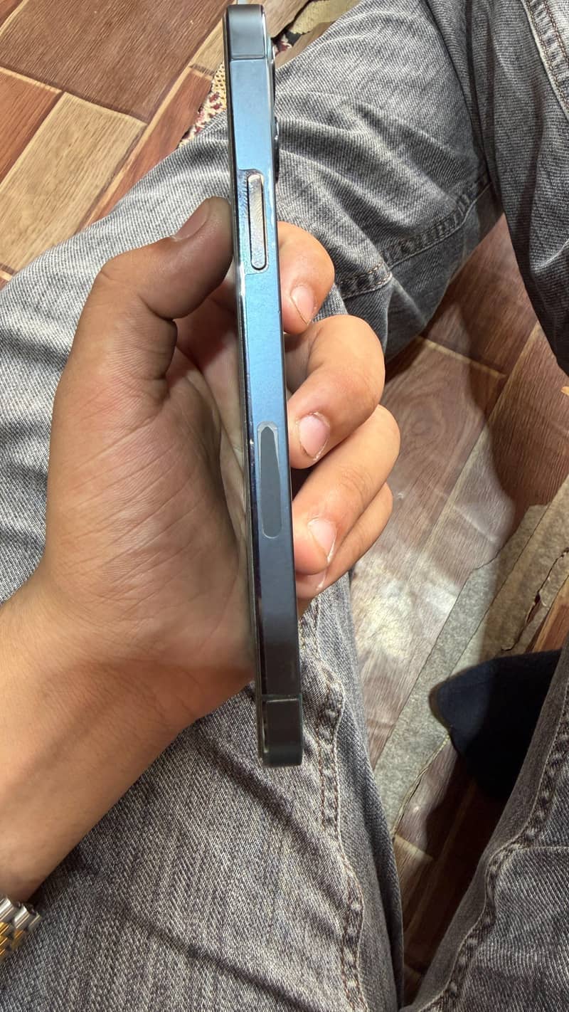 Apple iPhone 12 Pro 3