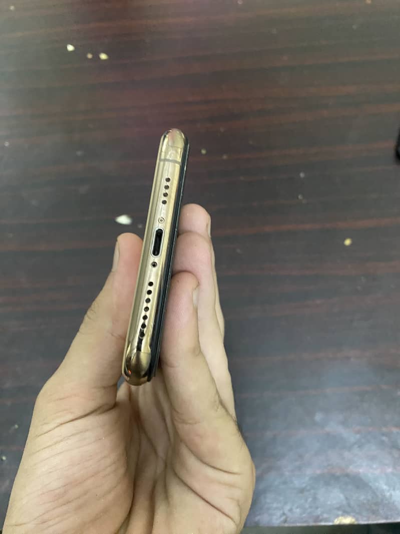 Apple iPhone 11 Pro Max 1