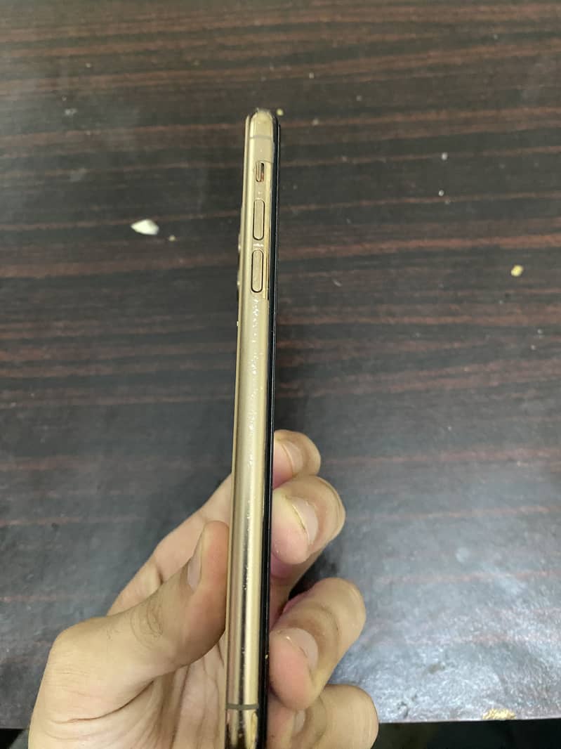 Apple iPhone 11 Pro Max 5