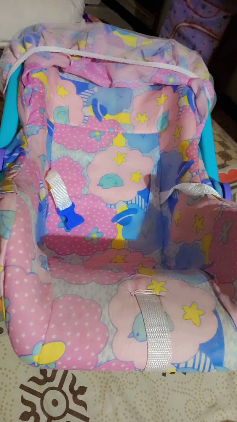 Baby carry cot 1