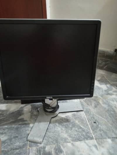 Dell P190S, a 19-inch square flat-panel LCD monitor little bit damage