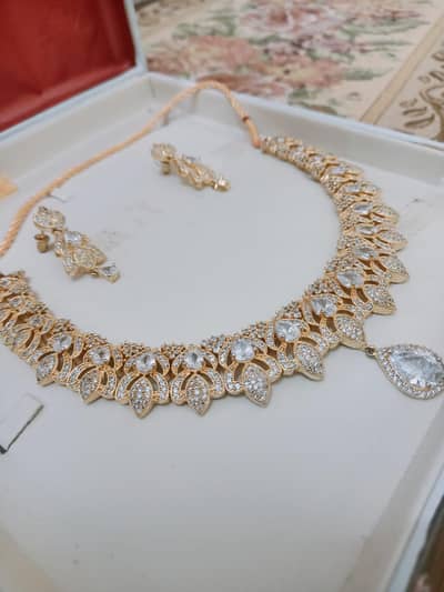 1 Carat Artificial Jewellery Set - Not Used - Non-Tarnish