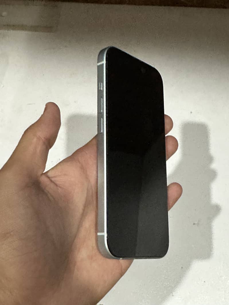 Apple iPhone 15 2