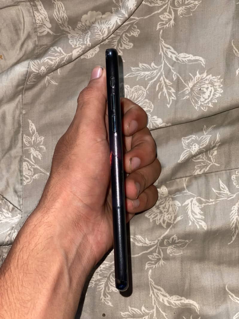 Apple iPhone 11 Pro Max 2