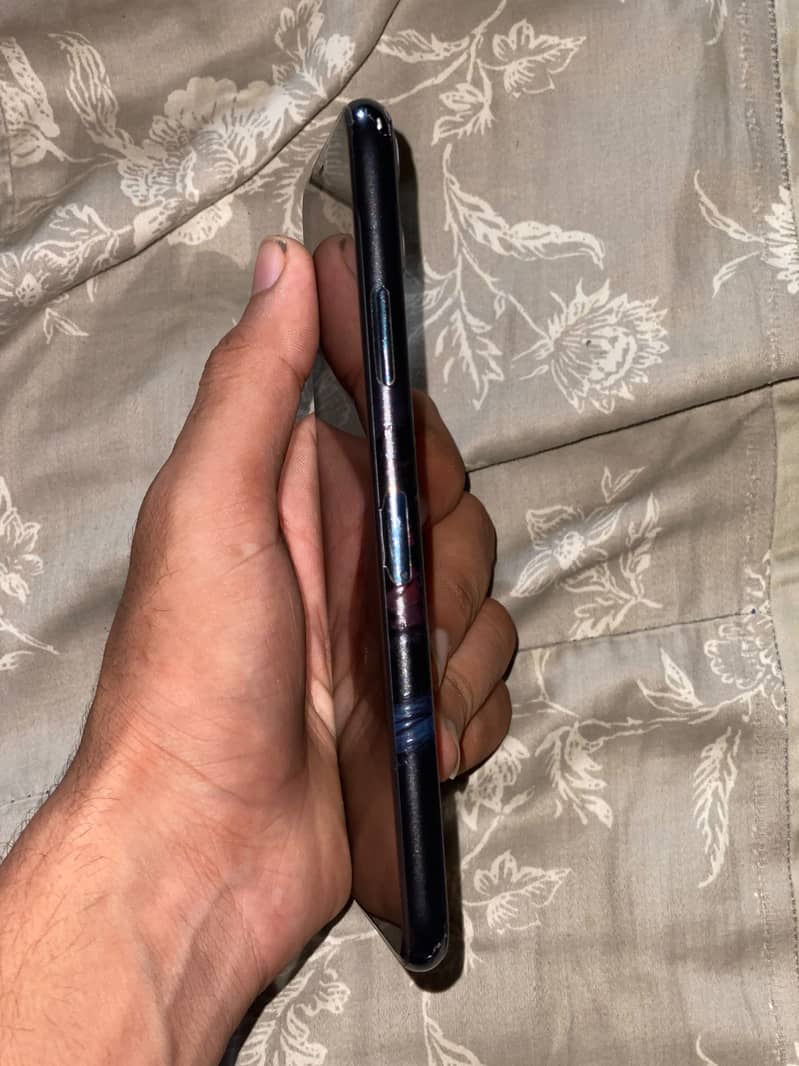 Apple iPhone 11 Pro Max 4