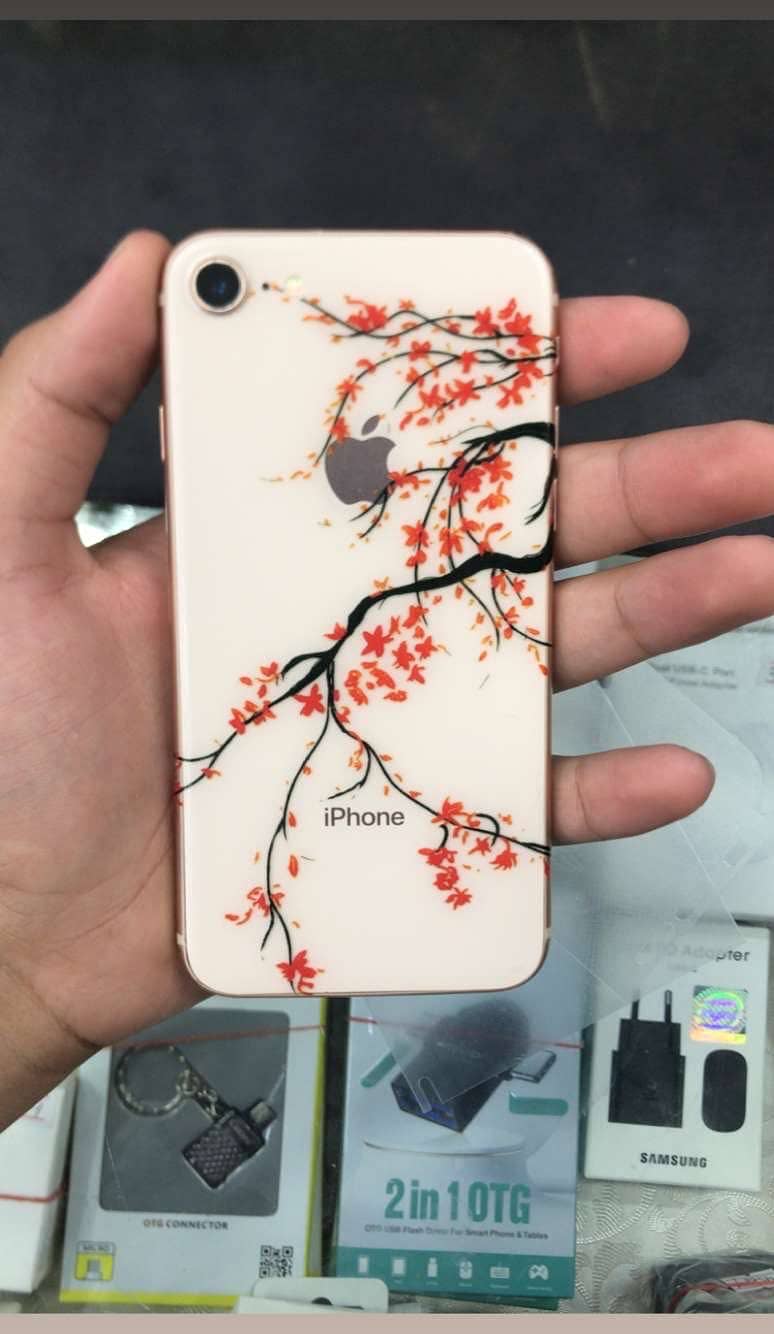 Apple iPhone 8 3