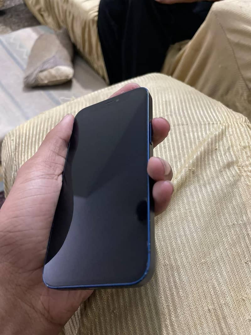 Apple iPhone 12 mini 4