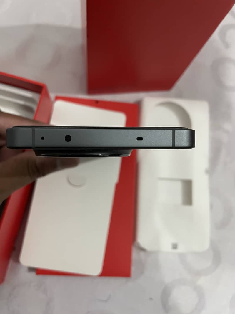 OnePlus 13R 7