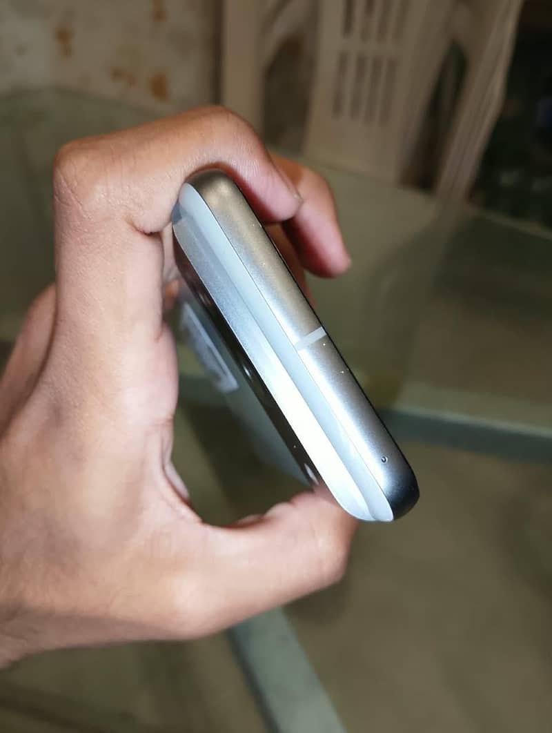 Google Pixel 8 3