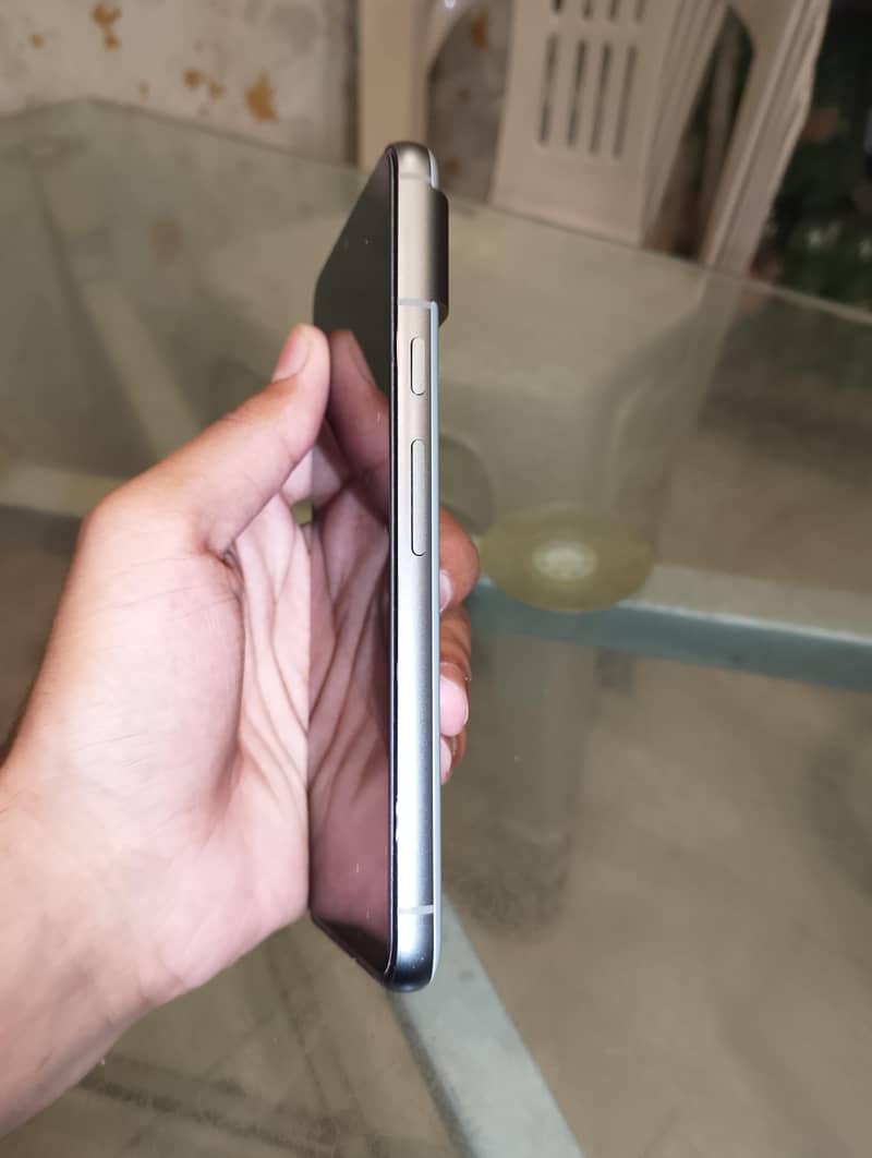 Google Pixel 8 5