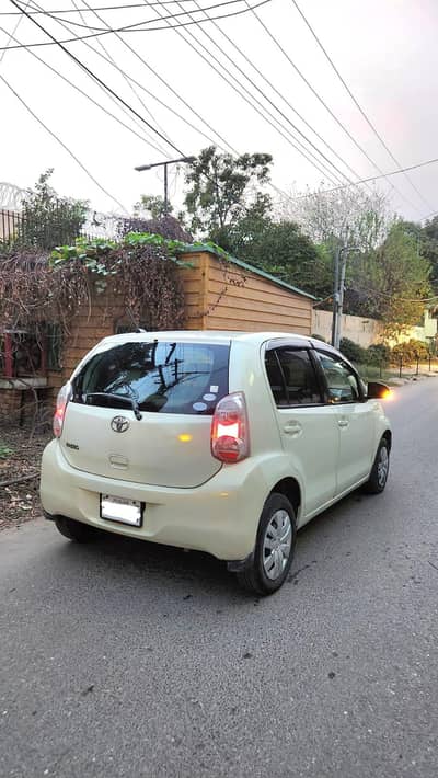 Toyota Passo 2011