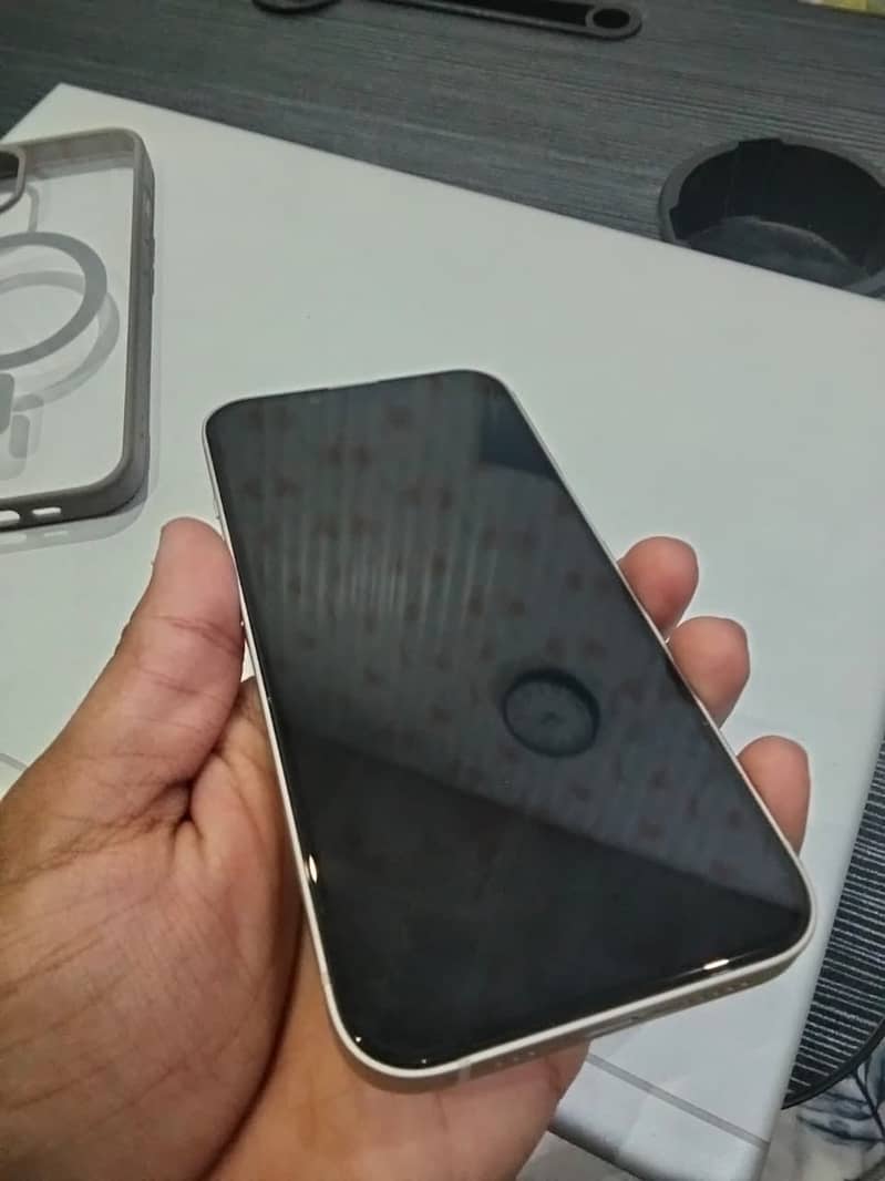 Apple iPhone 13 3
