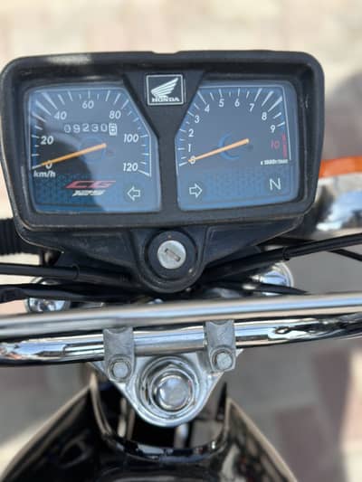 Honda 125 black colour