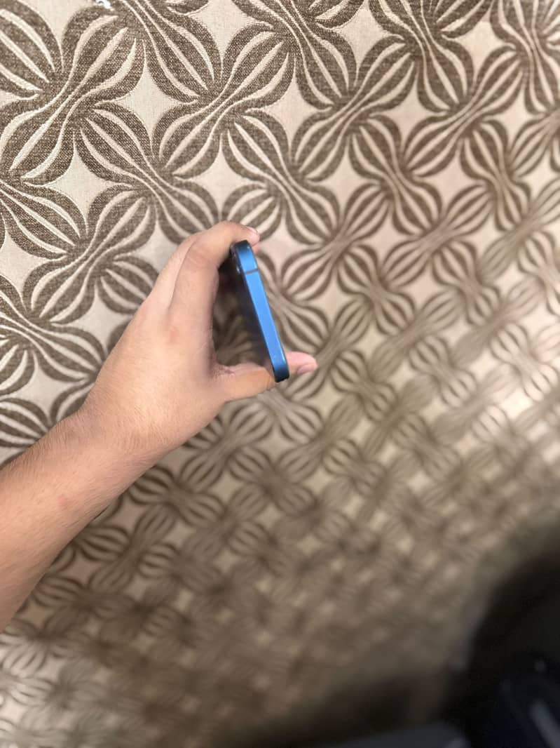 Apple iPhone 12 8