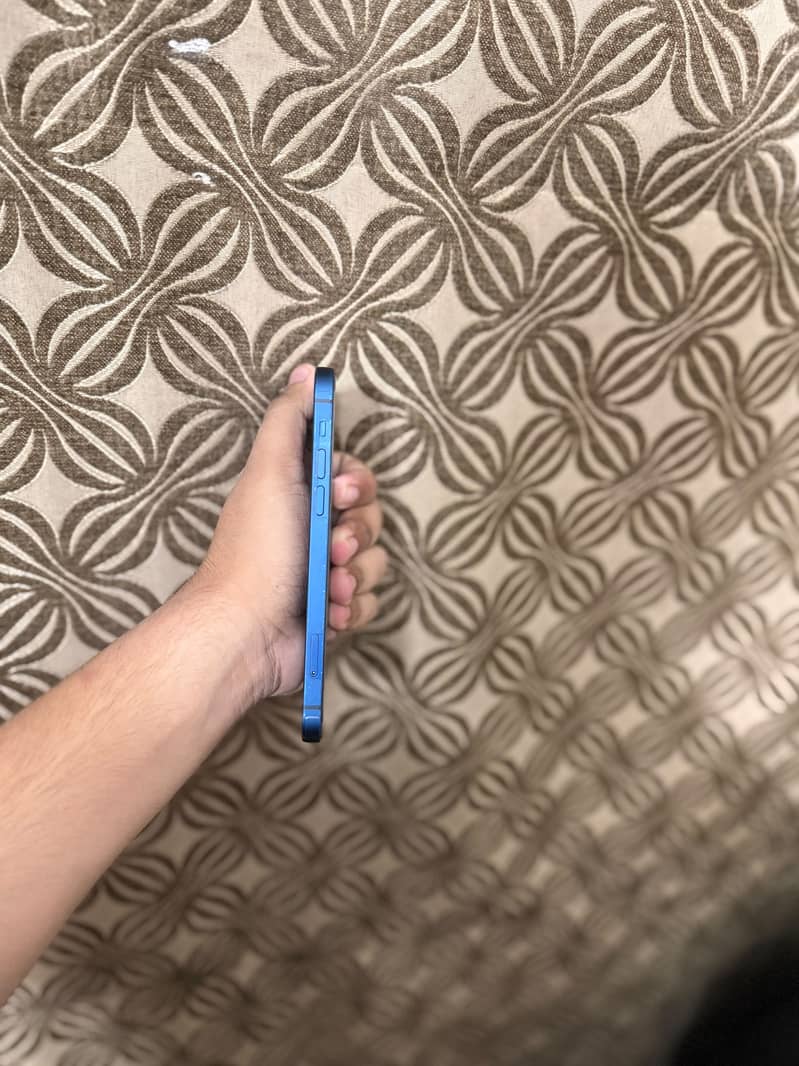 Apple iPhone 12 9