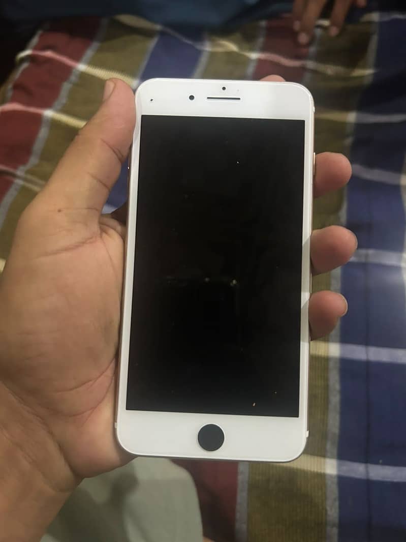 Apple iPhone 7 Plus 1