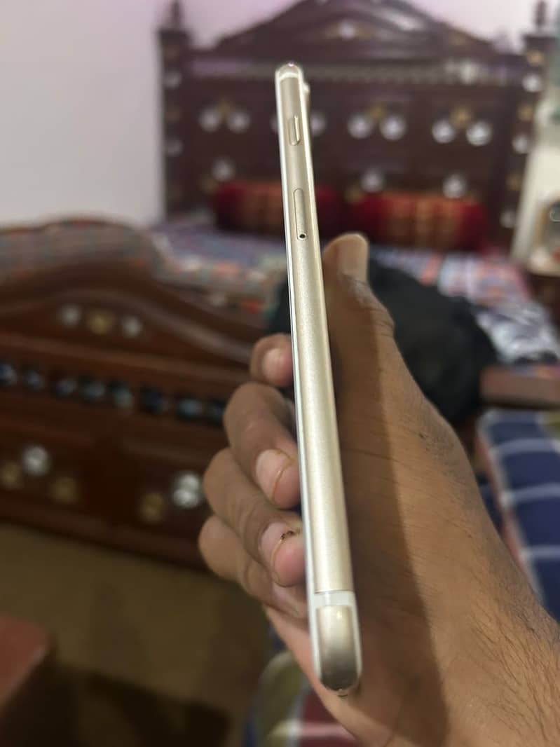 Apple iPhone 7 Plus 2