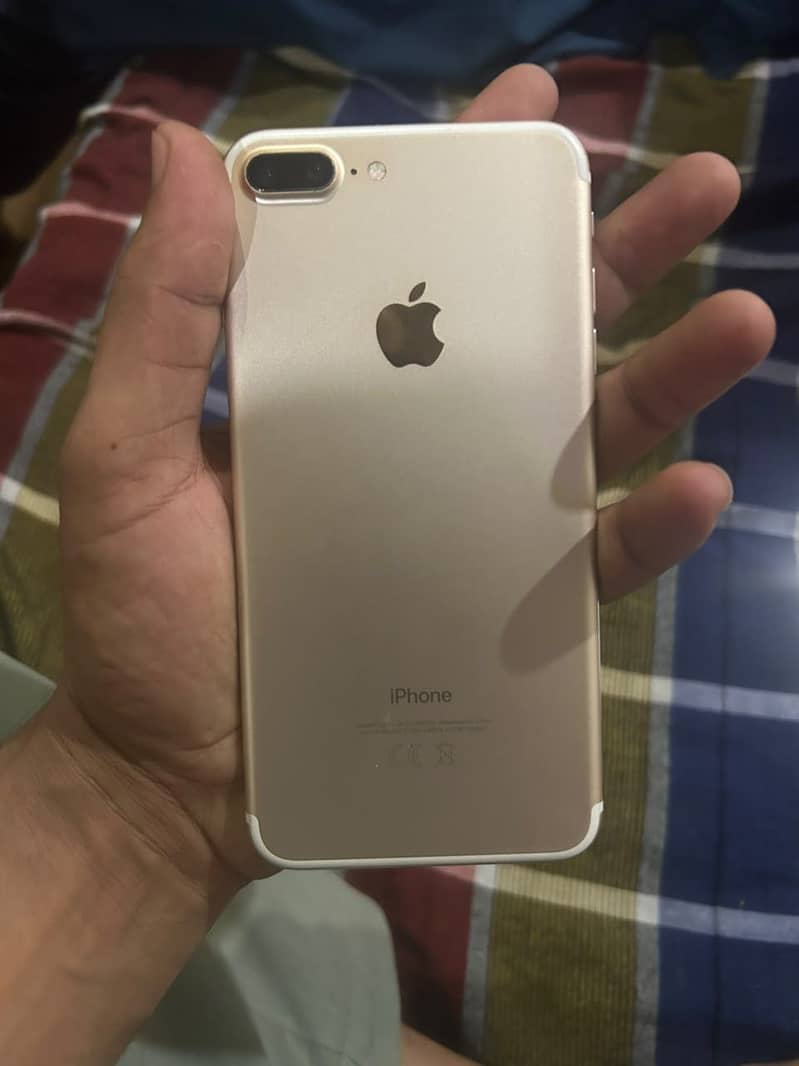 Apple iPhone 7 Plus 3