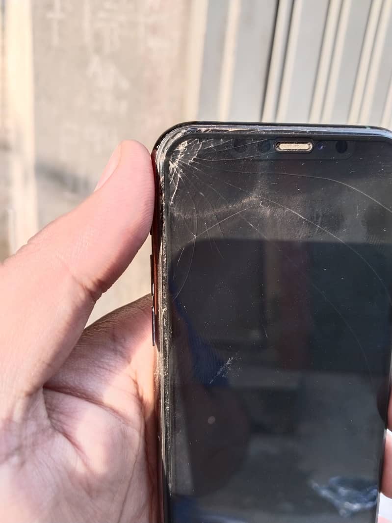 Apple iPhone 11 Pro 1