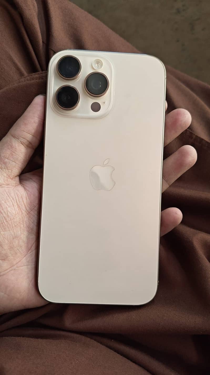 Apple iPhone 16 Pro Max 0