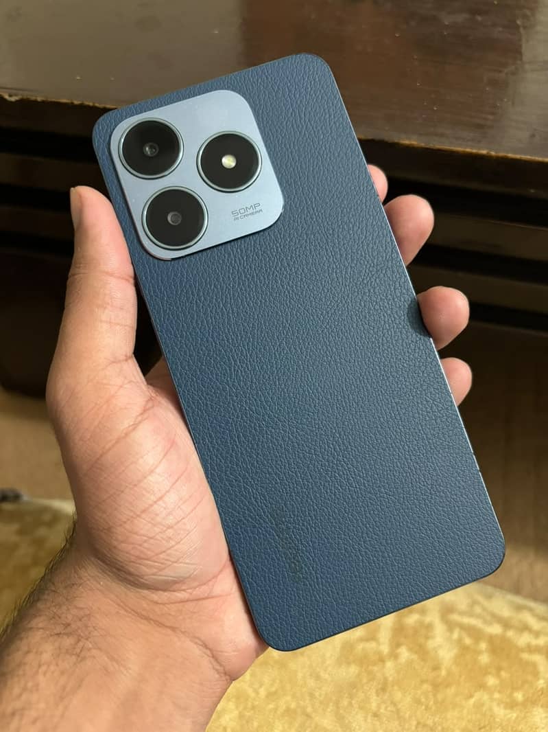 Realme C63 1