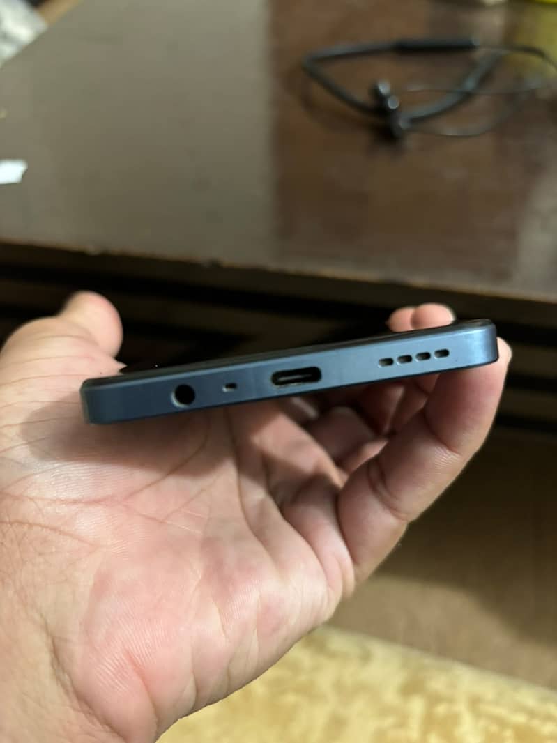 Realme C63 4