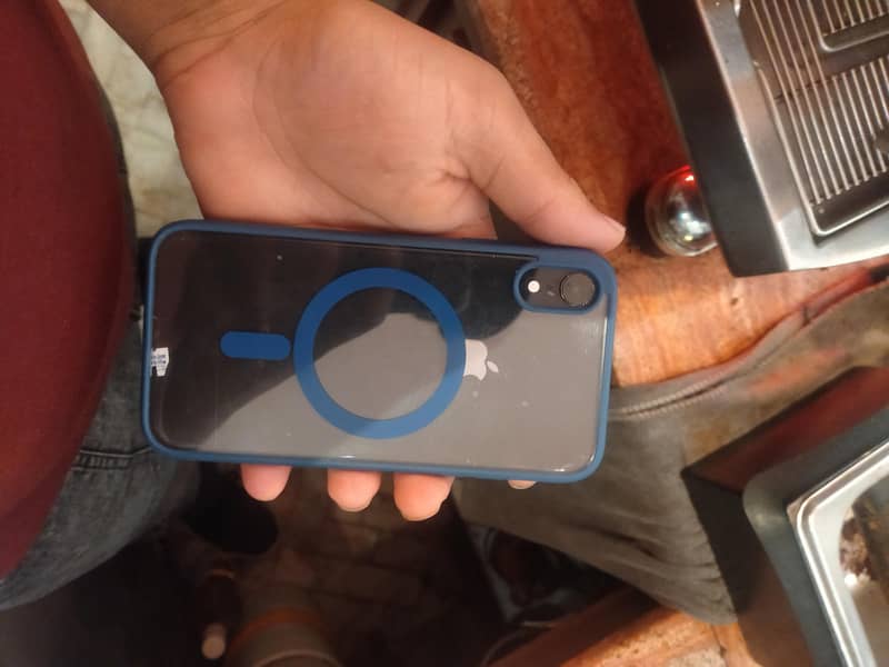 Apple iPhone XR 0