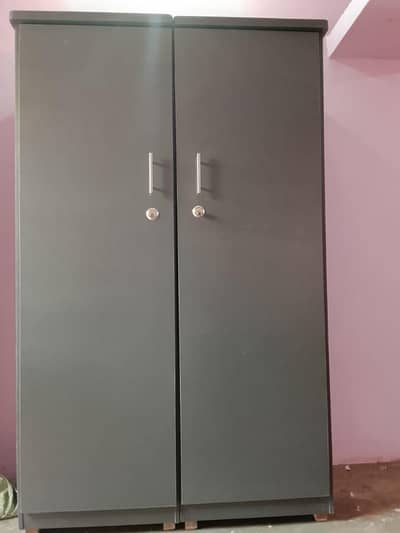 2 door wardrobe