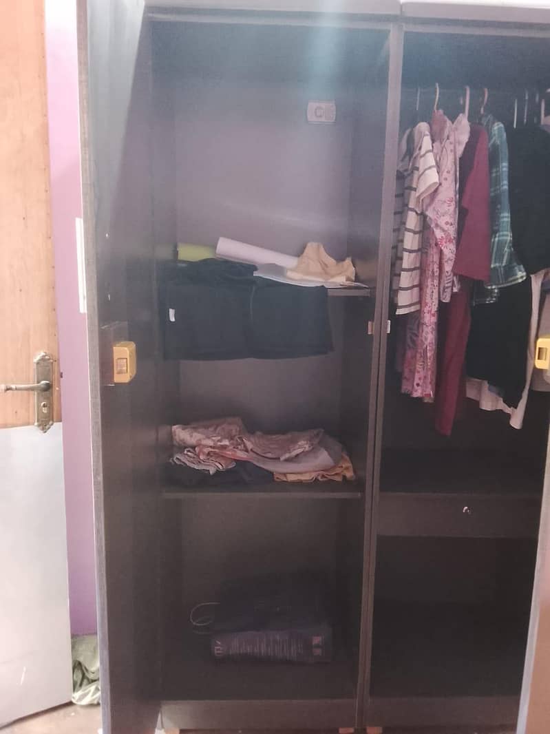 2 door wardrobe 1