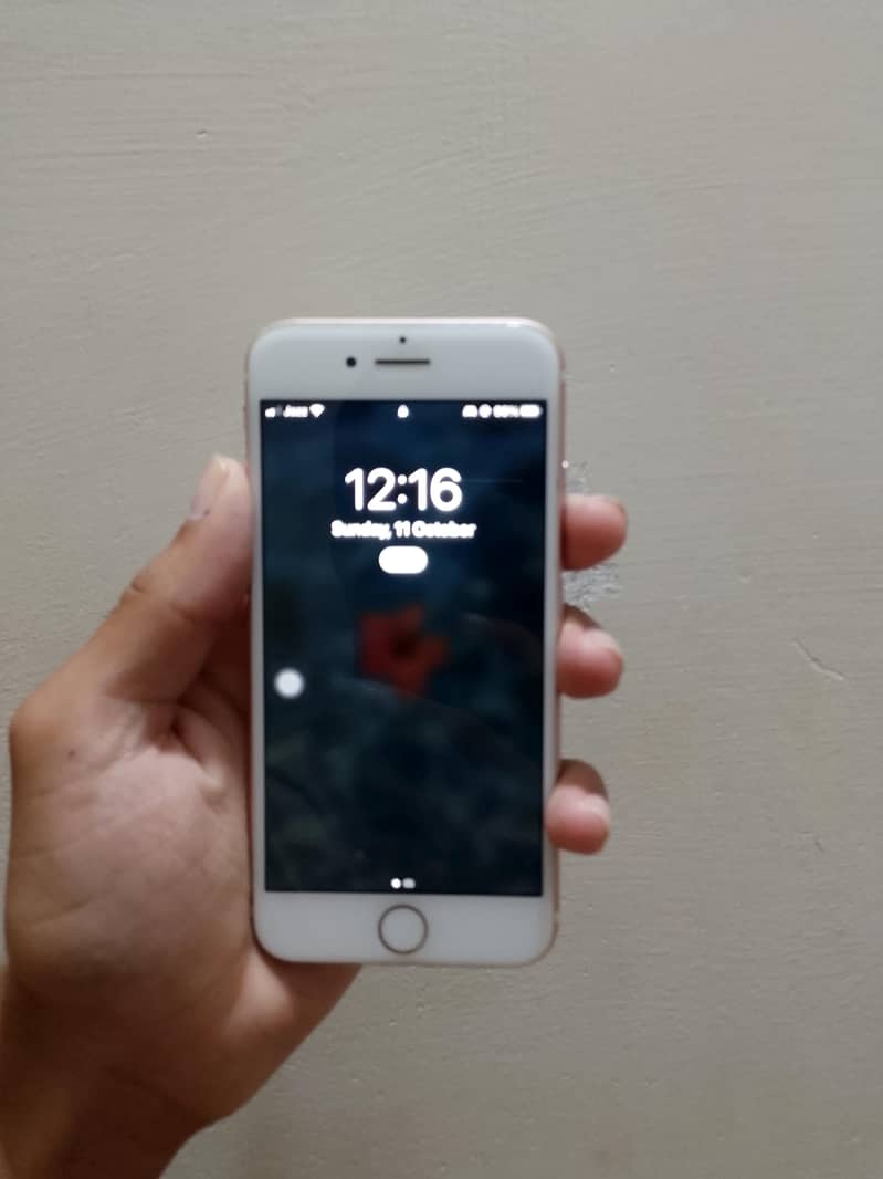 Apple iPhone 7 3