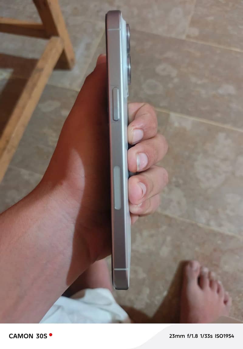 Apple iPhone 15 Pro Max 2