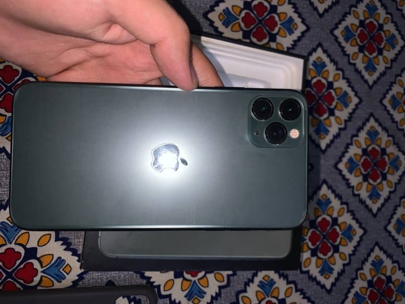 Apple iPhone 11 Pro Max 0
