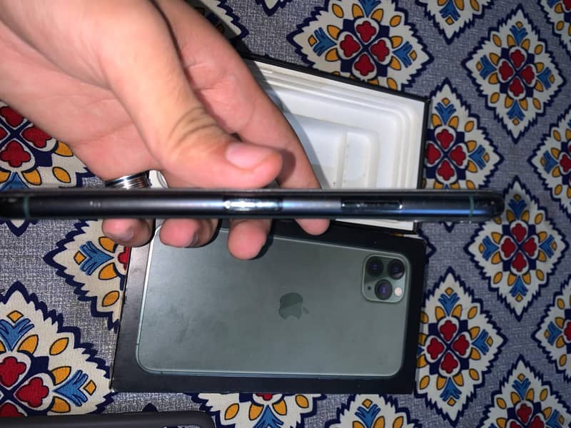 Apple iPhone 11 Pro Max 1