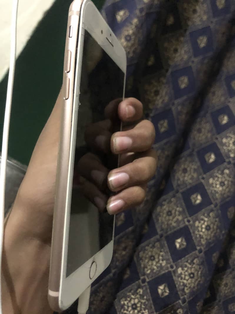Apple iPhone 8 Plus 5