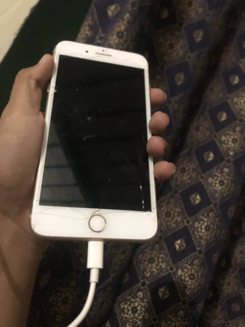 Apple iPhone 8 Plus 6
