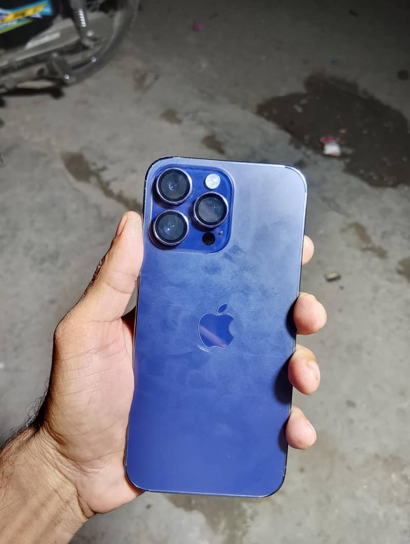 Apple iPhone 14 Pro Max 1