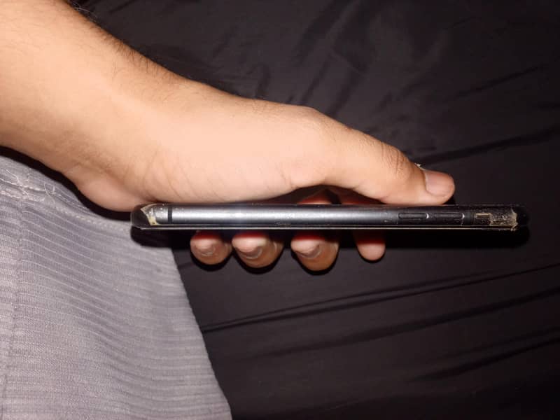 Apple iPhone 11 0