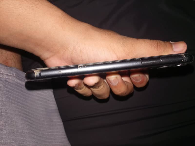 Apple iPhone 11 3