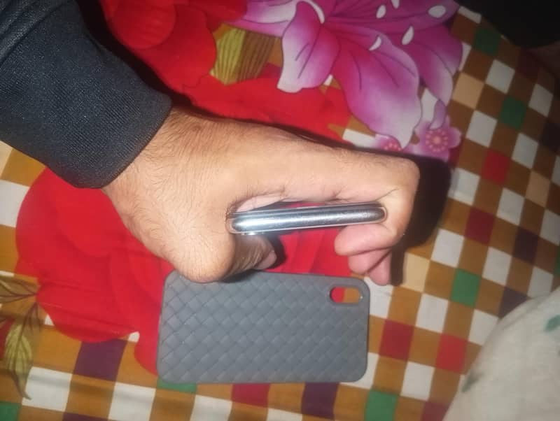 Apple iPhone X 3