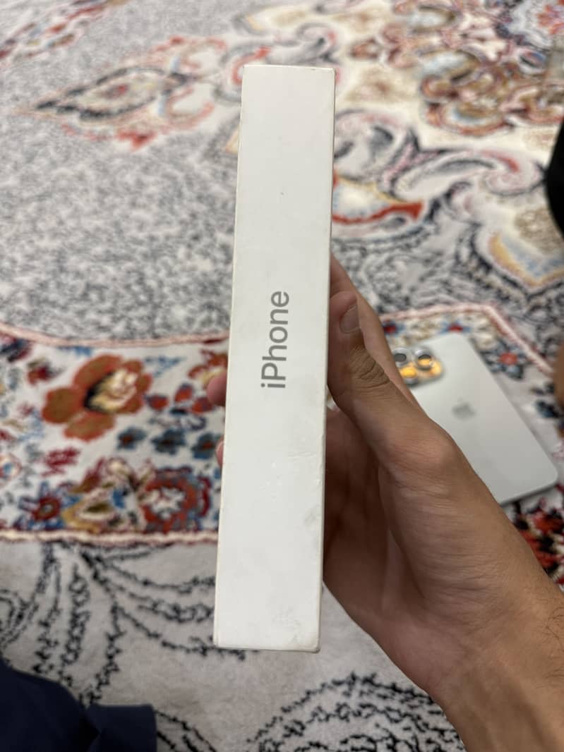 Apple iPhone 15 Pro Max 4