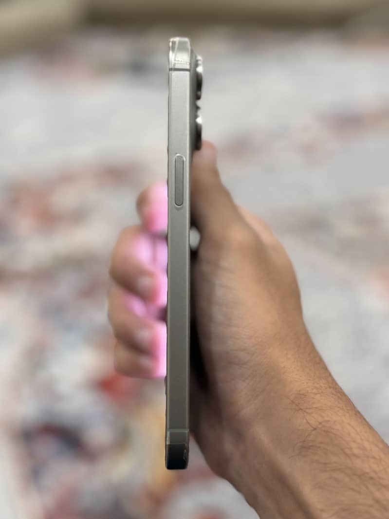 Apple iPhone 15 Pro Max 5