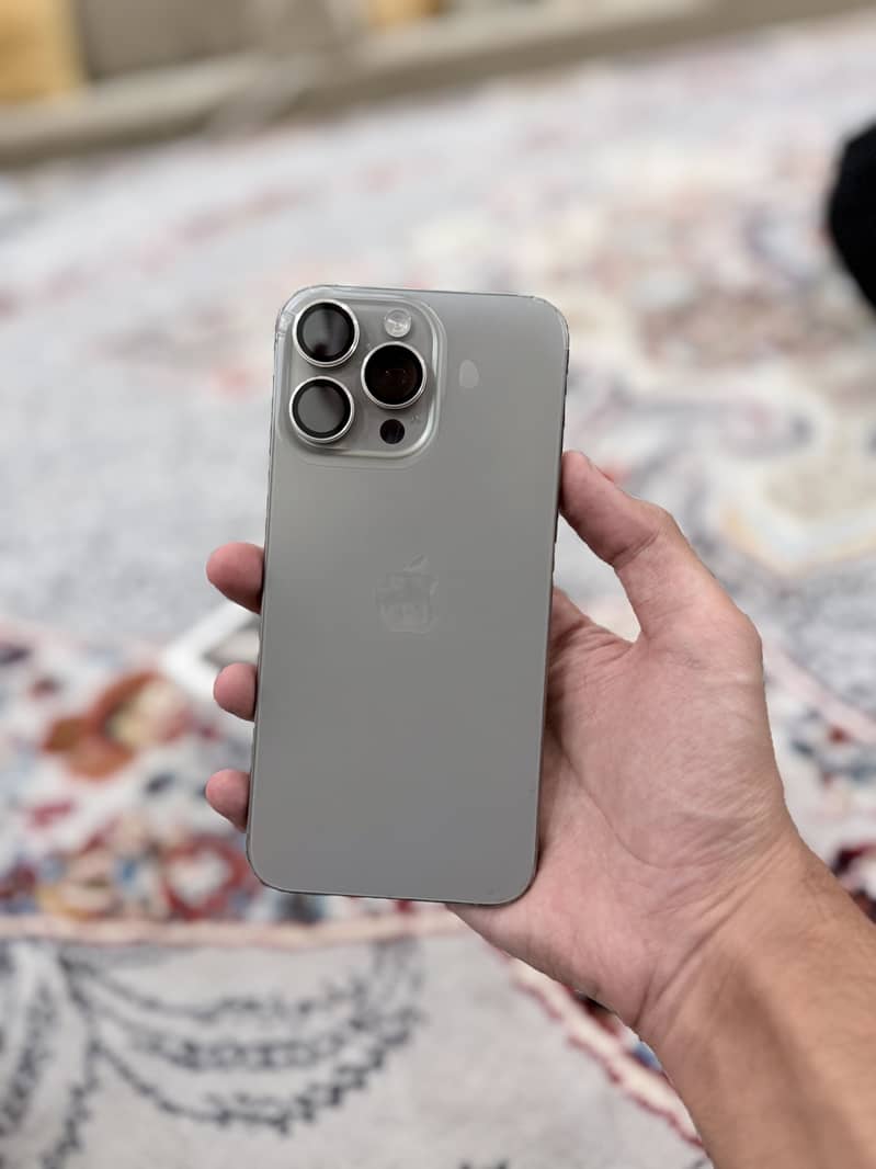 Apple iPhone 15 Pro Max 7