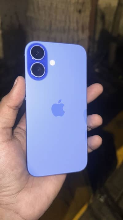 Apple iPhone 16