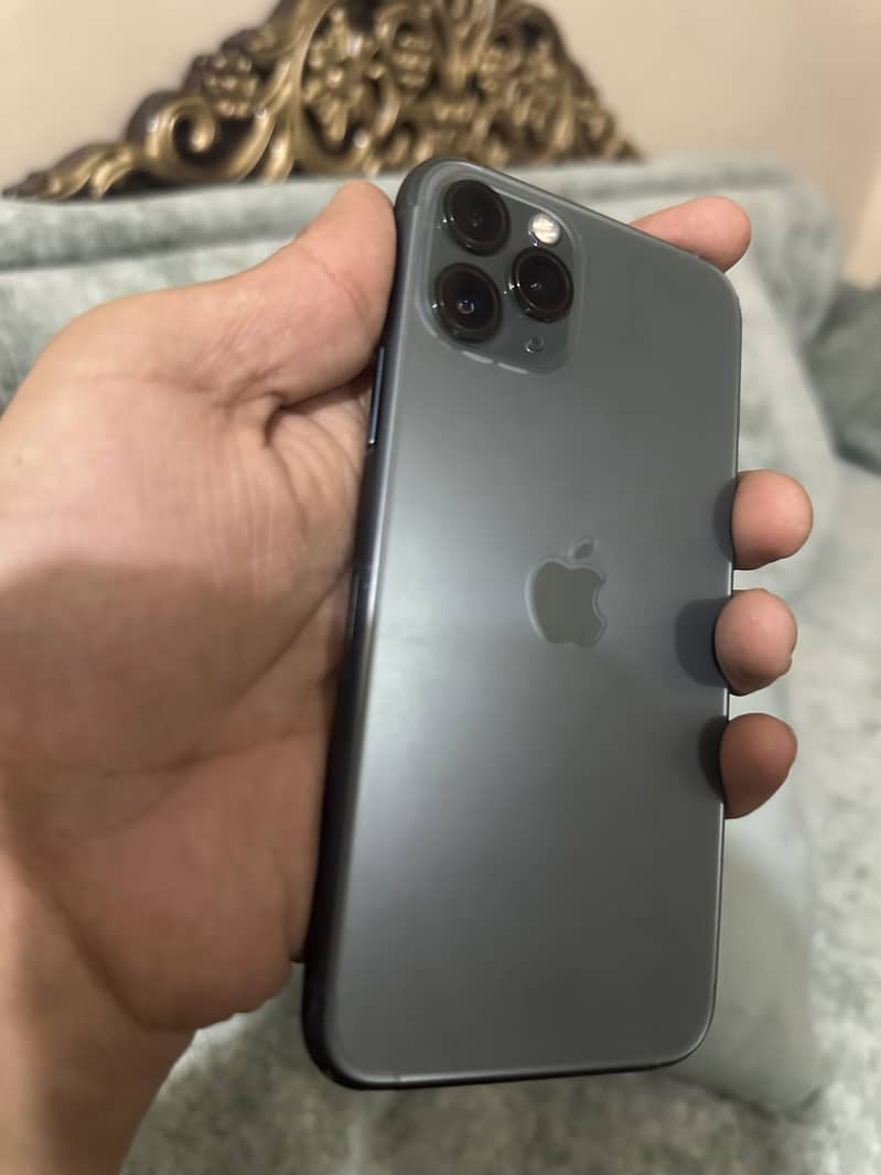 Apple iPhone 11 Pro 2