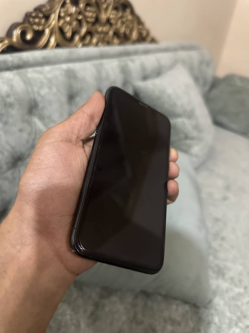 Apple iPhone 11 Pro 3