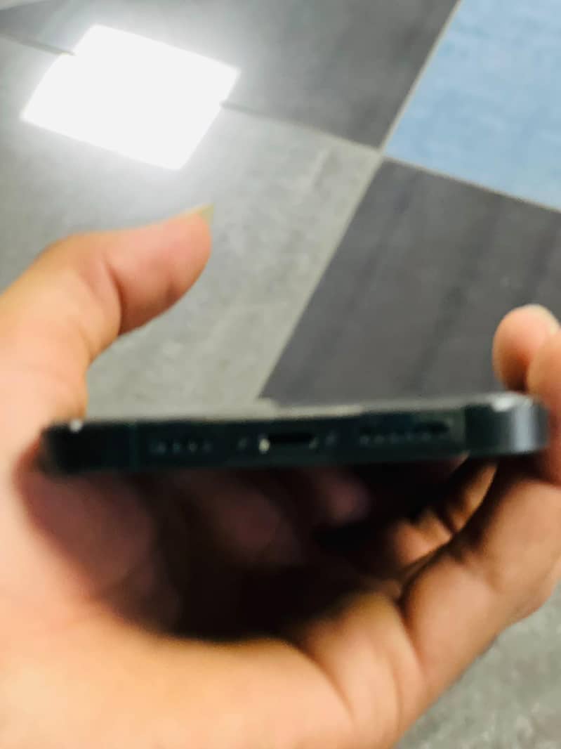 Apple iPhone 13 Pro Max 2